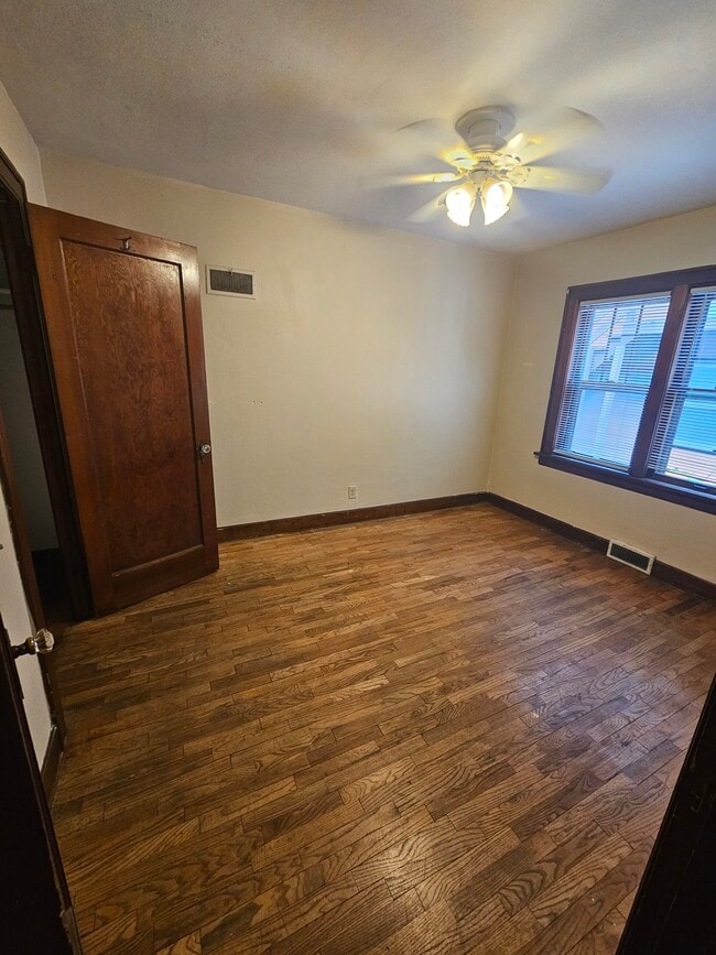 141 8th St S