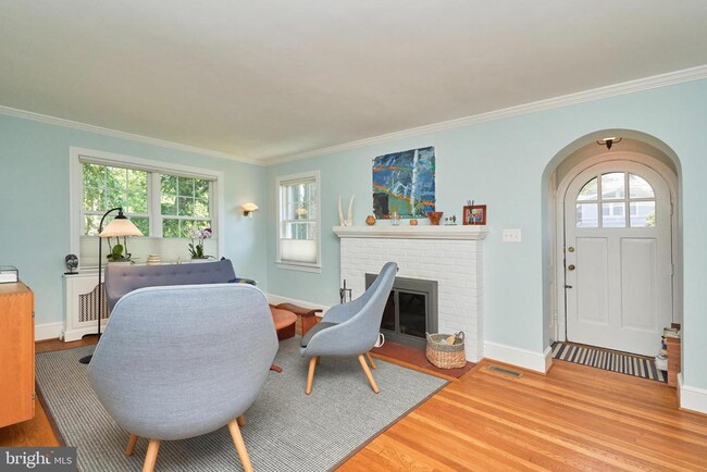 Photo - 230 N Jackson St