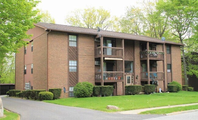 Photo - 913 Brookfield Dr Unit 2