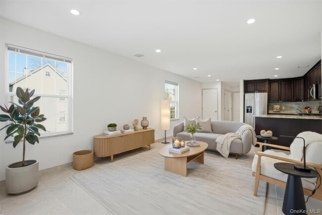 Building Photo - 36 Carney St Unit 2nd Fl