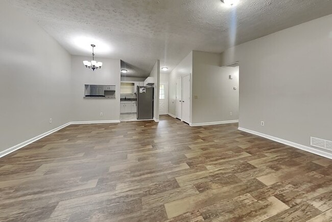 Photo - 2093 Drake Ct