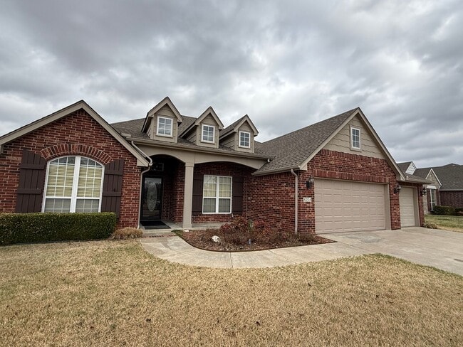 Photo - 3 Bedroom With Whole House Generator, Bonus Room, Pet Friendly