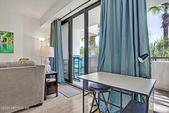 Photo - 743 Spinnakers Reach Dr