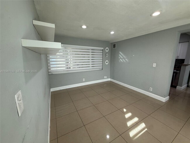 Photo - 5715 Arthur St