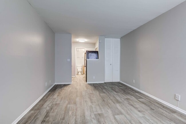 Photo - Somerset Apartments