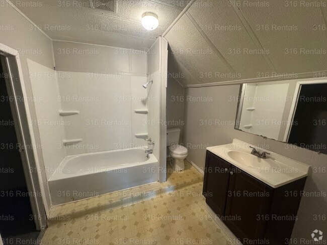 Building Photo - $795 - 2 bed 1 bath - Single Family Home