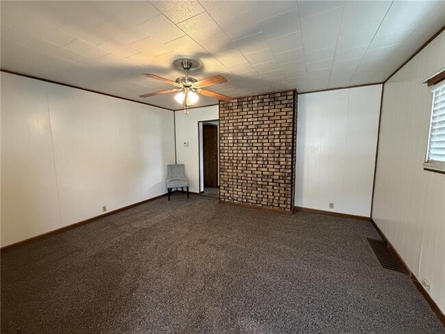 Photo - 820 Jacoby Rd