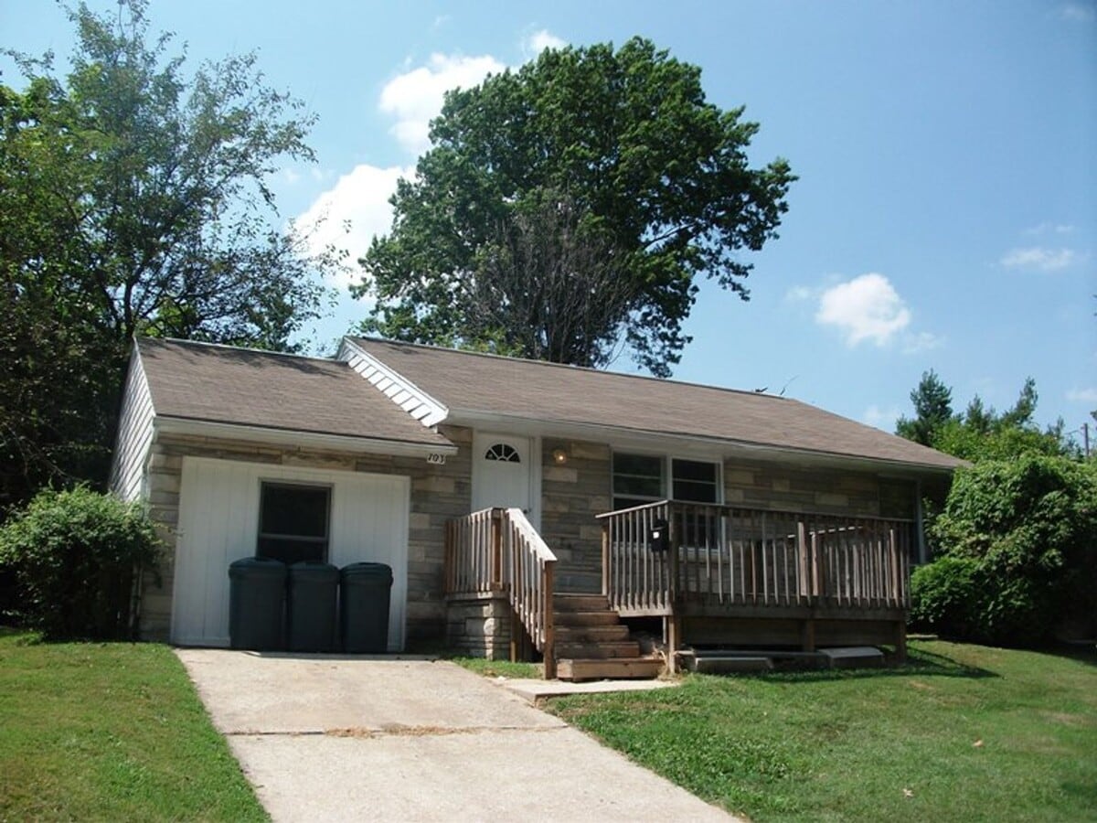 Photo - 703 N Washington St