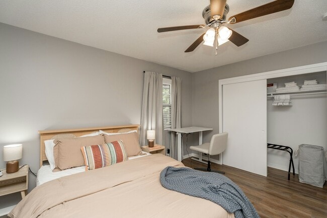 Photo - 3013 67th St