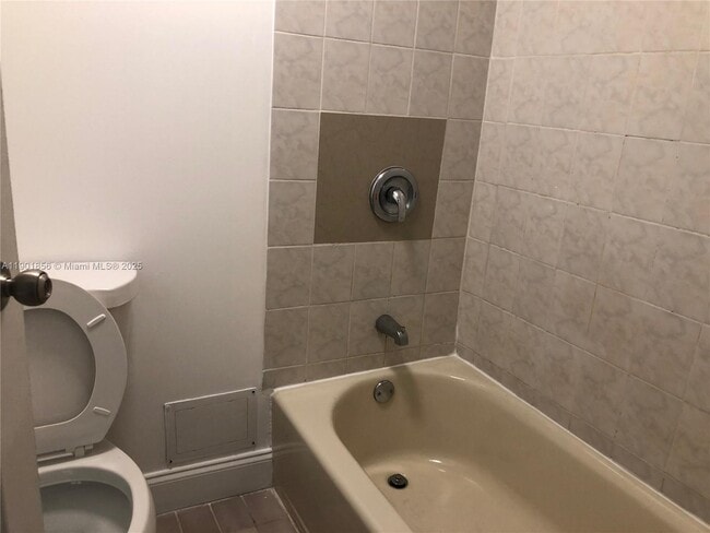 Photo - 2450 NE 135th St Unit 408