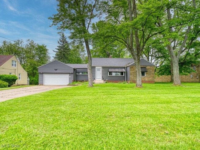 Building Photo - 18447 Pearl Rd Rental