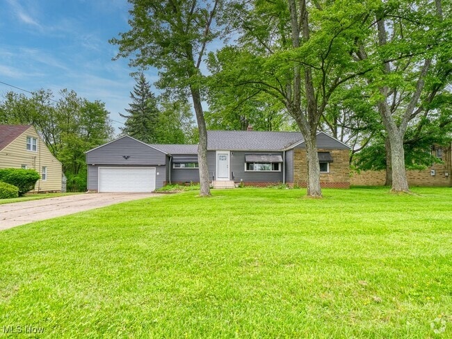 Building Photo - 18447 Pearl Rd Rental