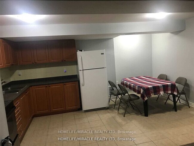 Photo - 93 Whitehouse Cres