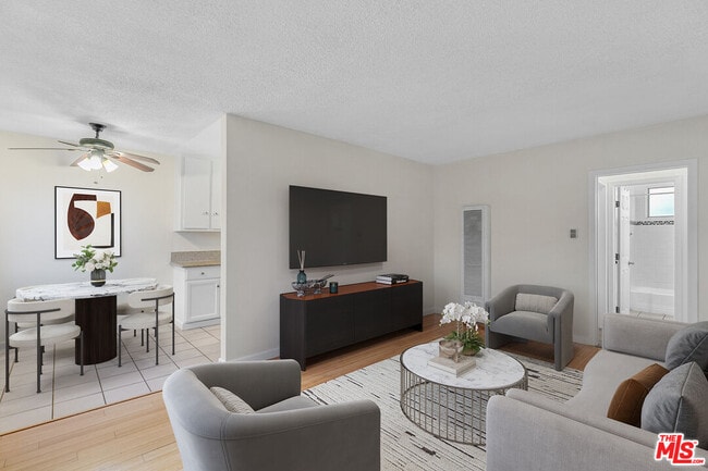 Photo - 2637 S Centinela Ave Unidad 29