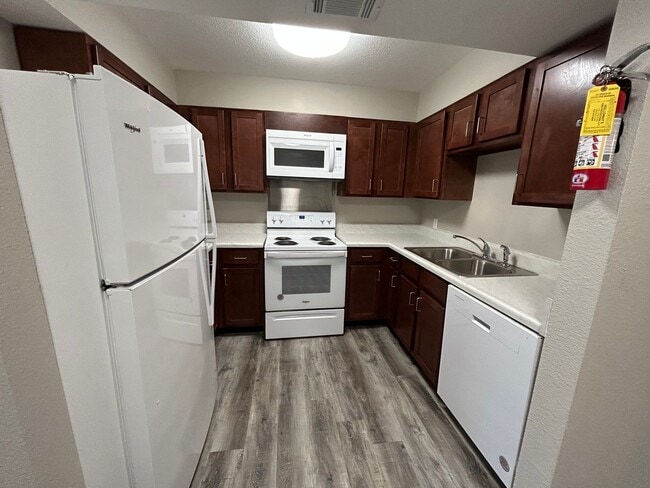 Bowmanor Garden Apartments