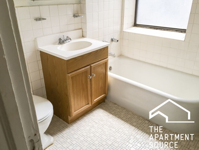 Photo - 540 W Briar Pl Unit 7E