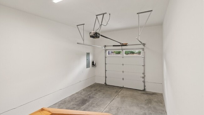 Photo - 205 W Harriman St