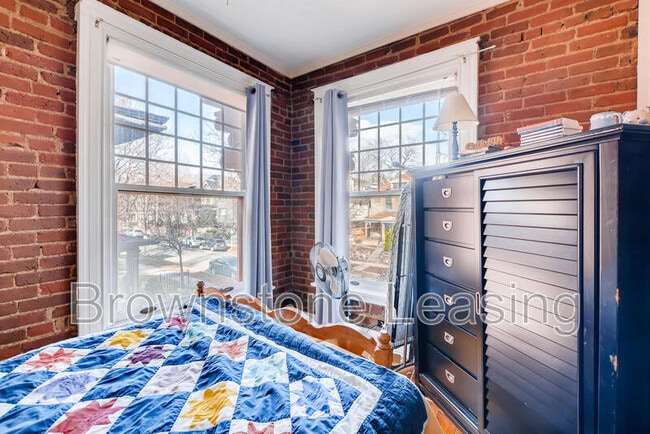 Photo - 1035 N Marion St Unit #2