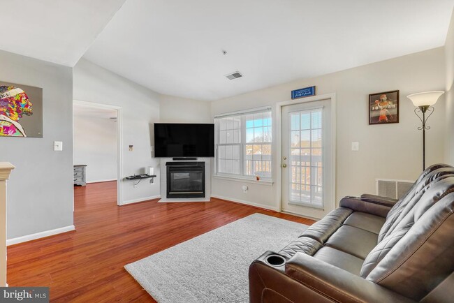 Photo - 521 Constellation Square SE Unit J