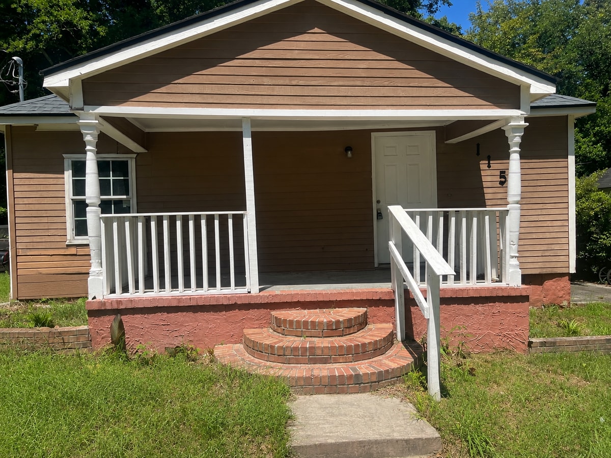 Photo - 1145 Davis Cir