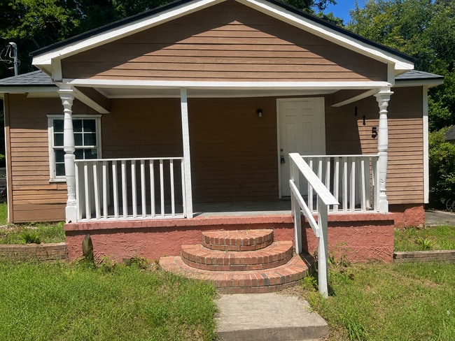 Building Photo - 1145 Davis Cir