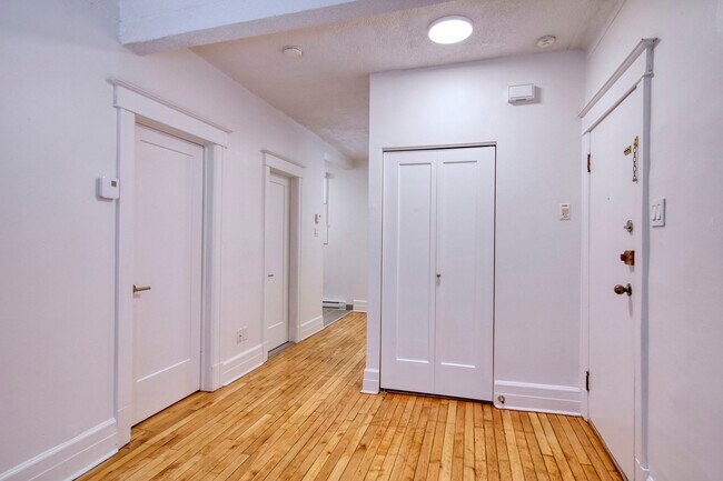 Photo - 6885-6891 Sherbrooke west Unité 25