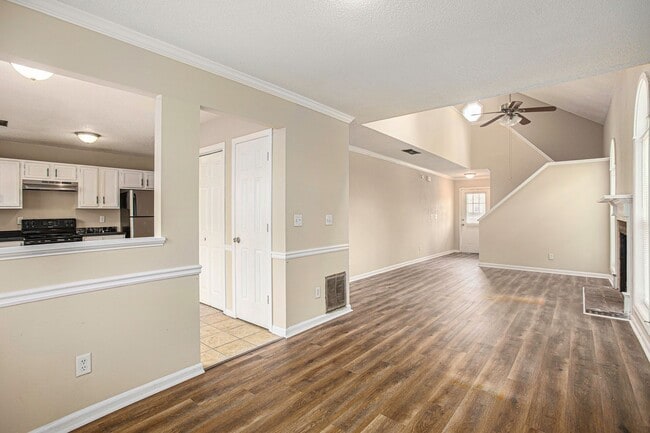 Photo - 3 bdrm  2.5 bath in Stone Mountain