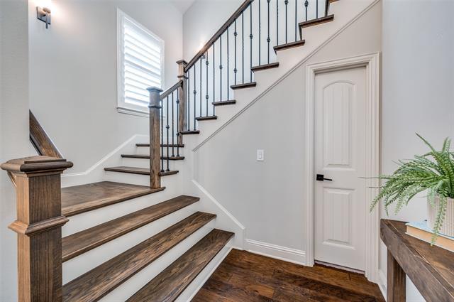 Photo - 109 E 3rd St