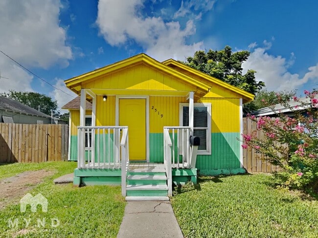 Photo - 2519 Goliad St House