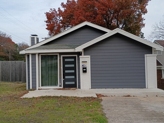 Photo - Room in House on W Brooklyn Ave