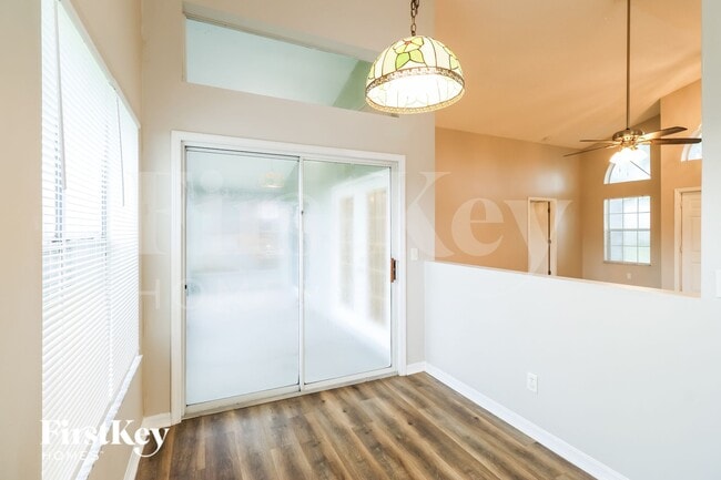 Photo - 1237 Cheb Pl NW