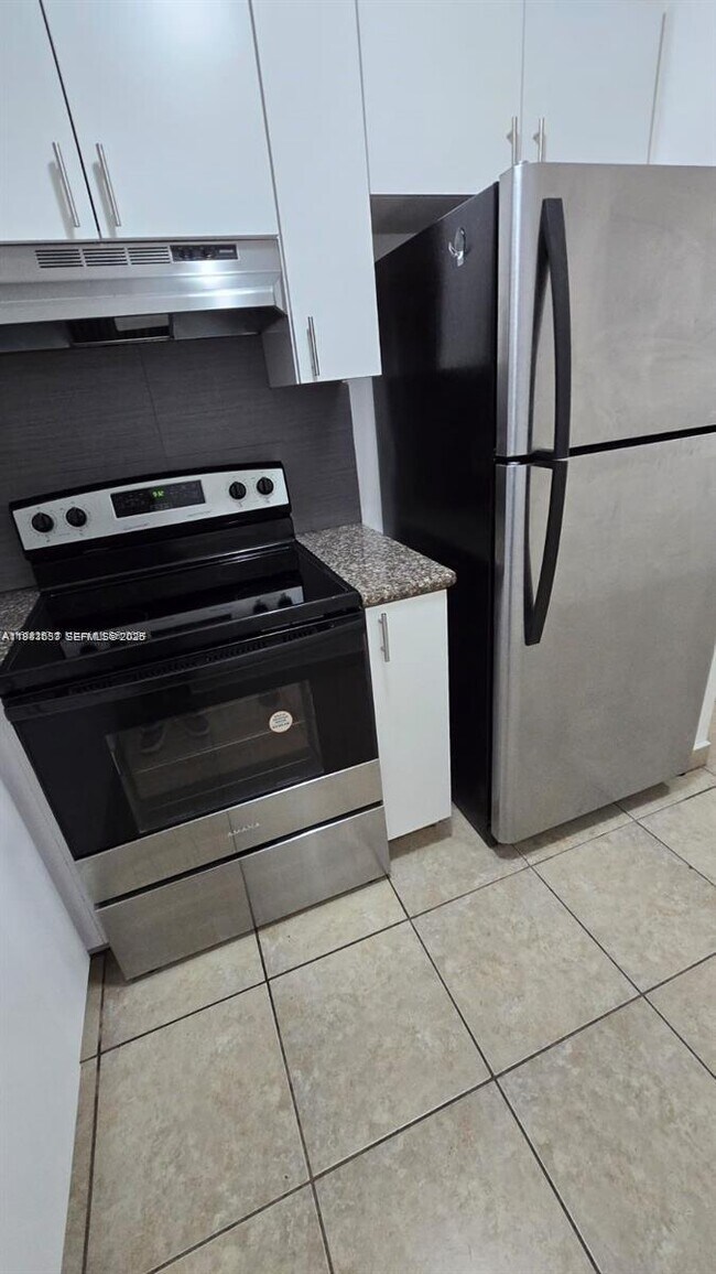 Photo - 690 NE 123rd St Unit 208