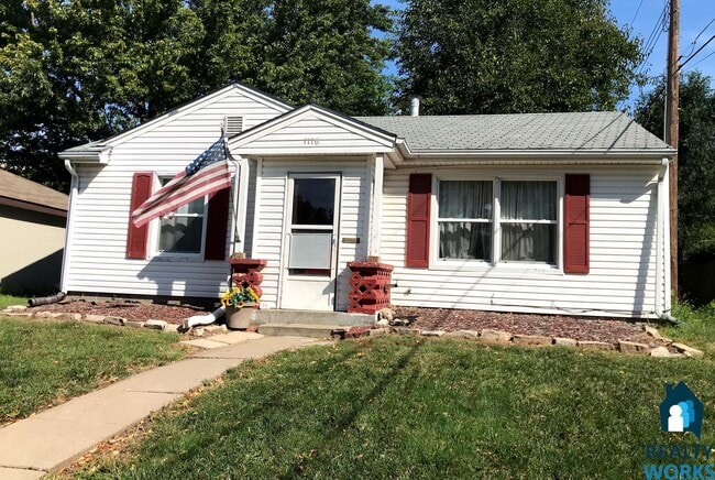 Cute 2 Bedroom 1 Bath House! - Cute 2 Bedroom 1 Bath House!