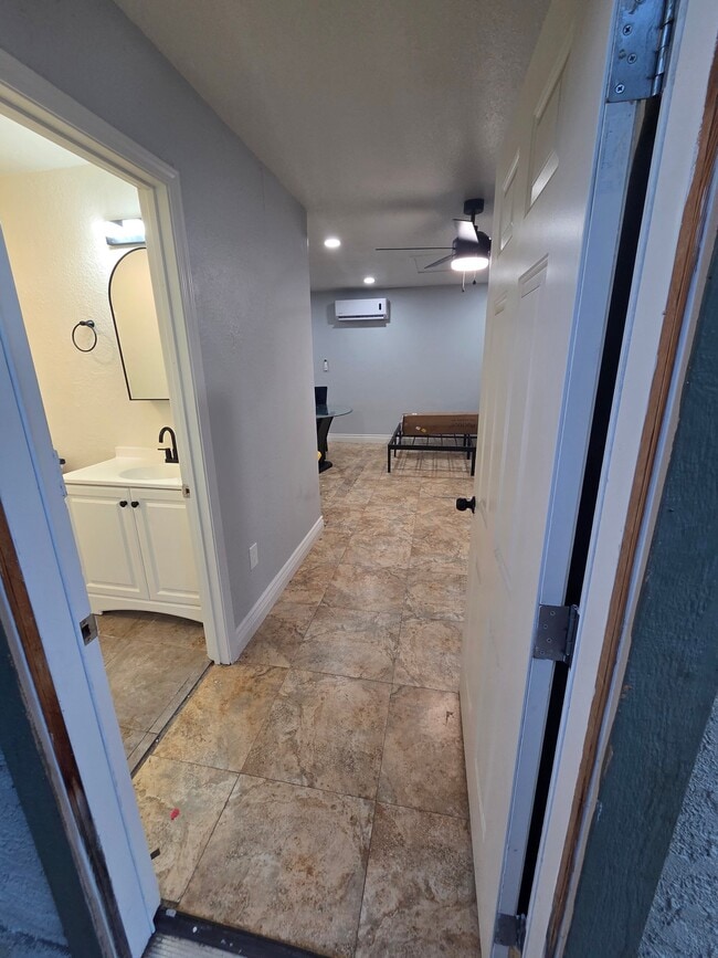 Photo - 735 N Holmes Ave