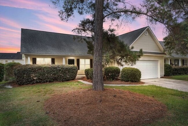 Building Photo - Leland Wedgewood at Lanvale community, Great open floor plan, on level, hardwoods, fire place, ma...
