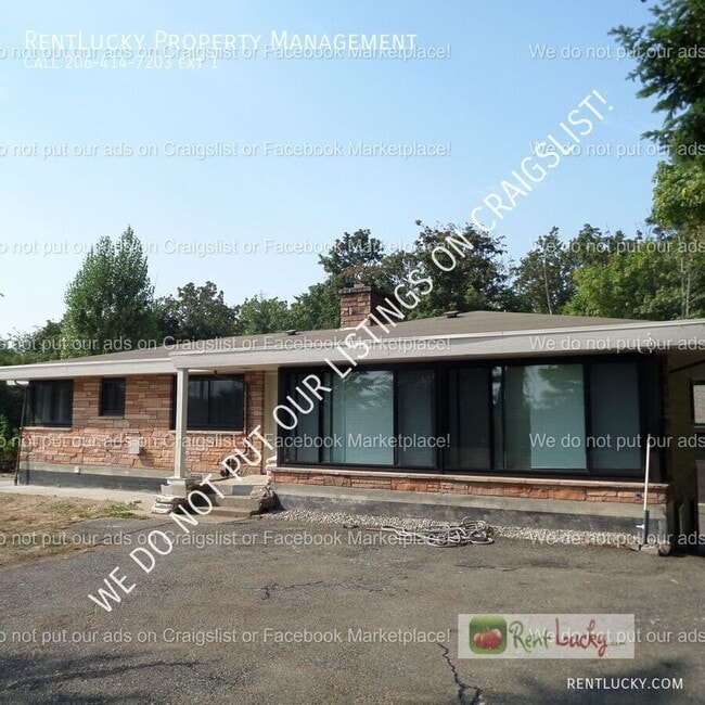 Building Photo - 1700 S 220th St