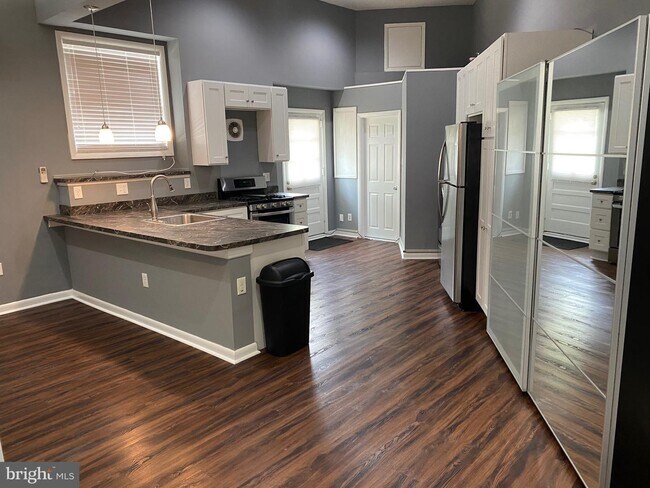 Photo - 206 Clements Bridge Rd