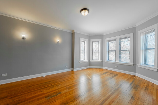 Photo - 2056 W Arthur Ave Unit 3W