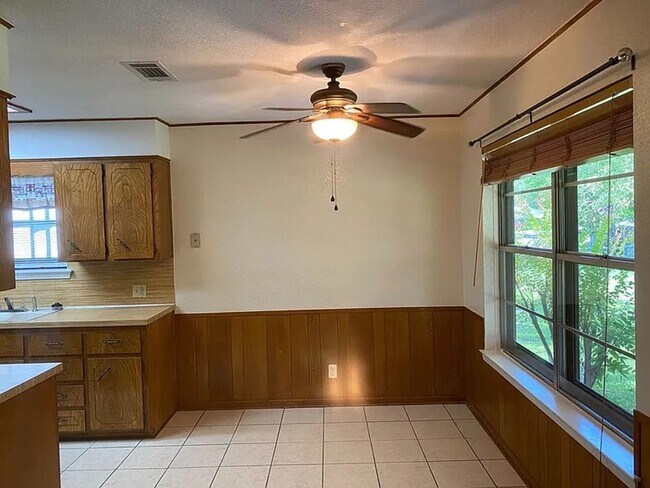 Photo - 3 bedroom 2 bath home with fireplace