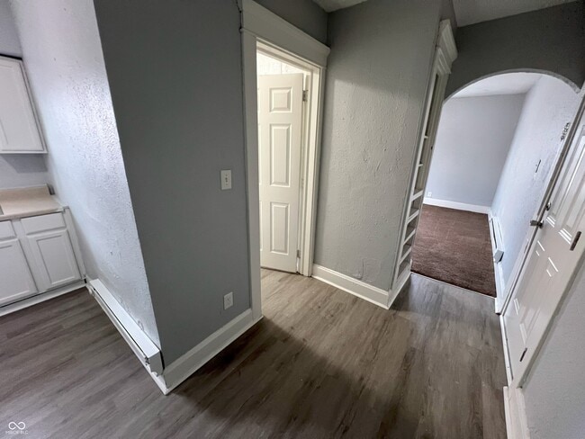 Photo - 4 E Washington St