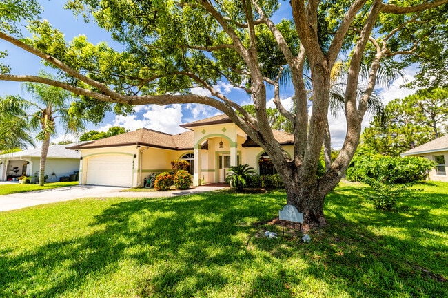 Photo - 871 Brookview Ln