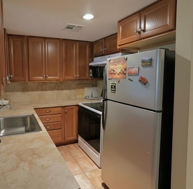 Photo - 19 Marina Cir