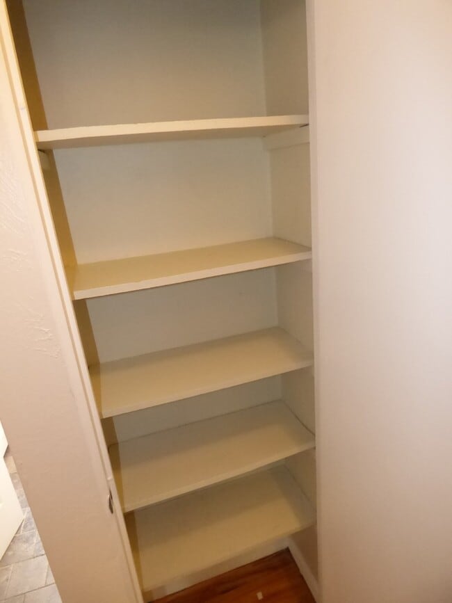 Building Photo - 1BR/1BA Updated Cap Hill Home near Cheesman! Unit 201