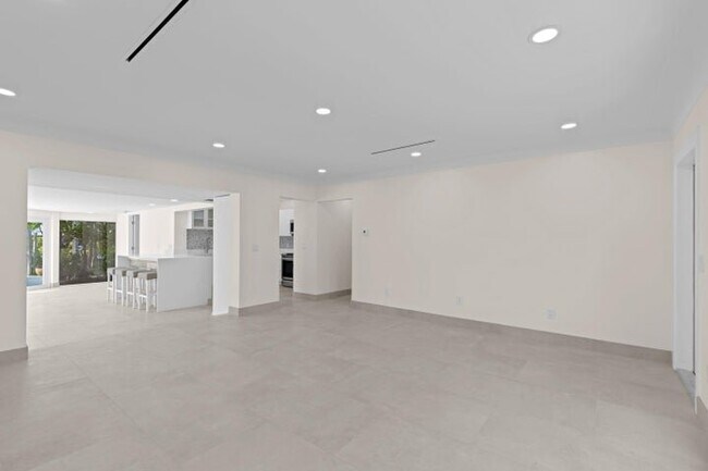Photo - 391 SE 7th Ave