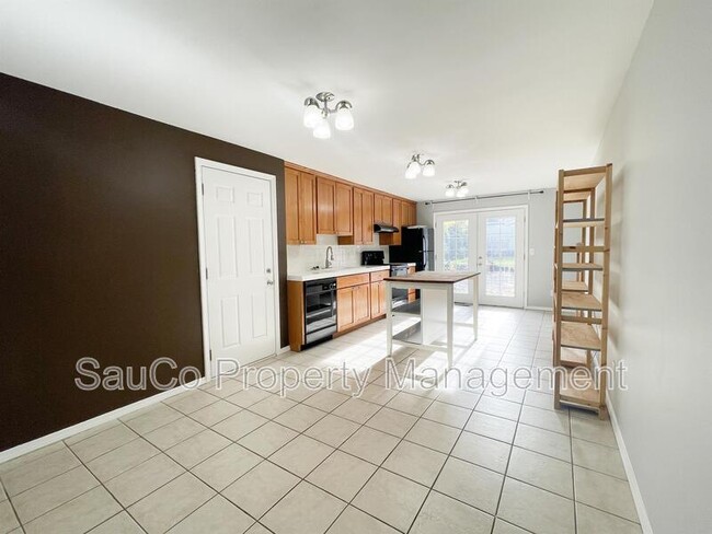 Photo - 1734 NE Bryant St