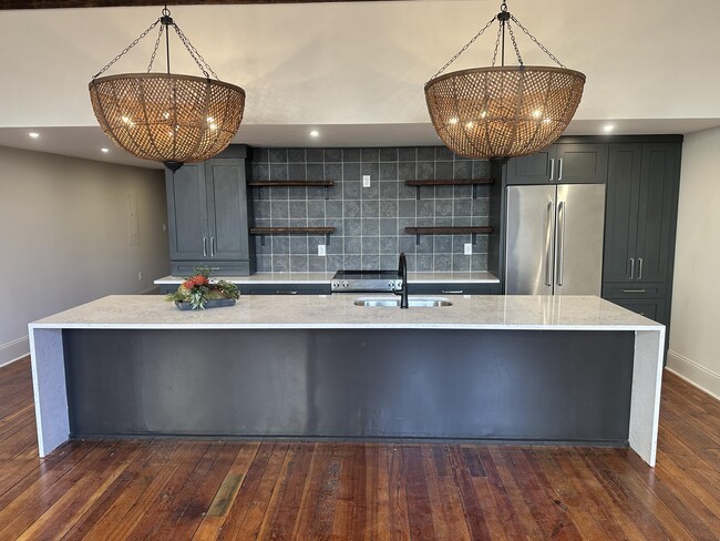 Building Photo - 307 W Main St Unit 4