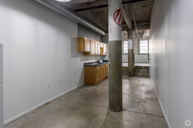 Studio - 570SF - Living Room