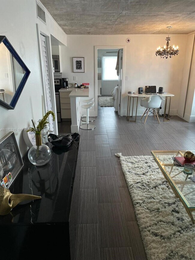753 Michigan Ave Unit 2E