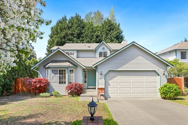 Beautiful Renovated Four Bedroom House for... - Beautiful Renovated Four Bedroom House for...