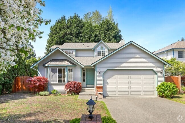 Building Photo - Beautiful Renovated Four Bedroom House for...